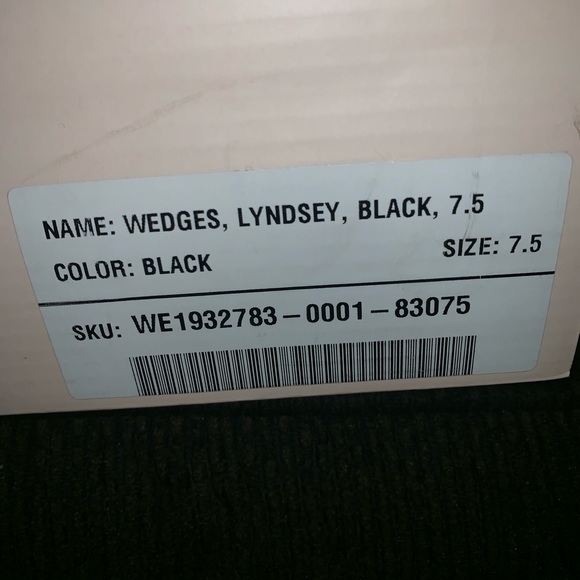 BRAND NEW NEVER WORN shoe dazzle wedges - Picture 6 of 6